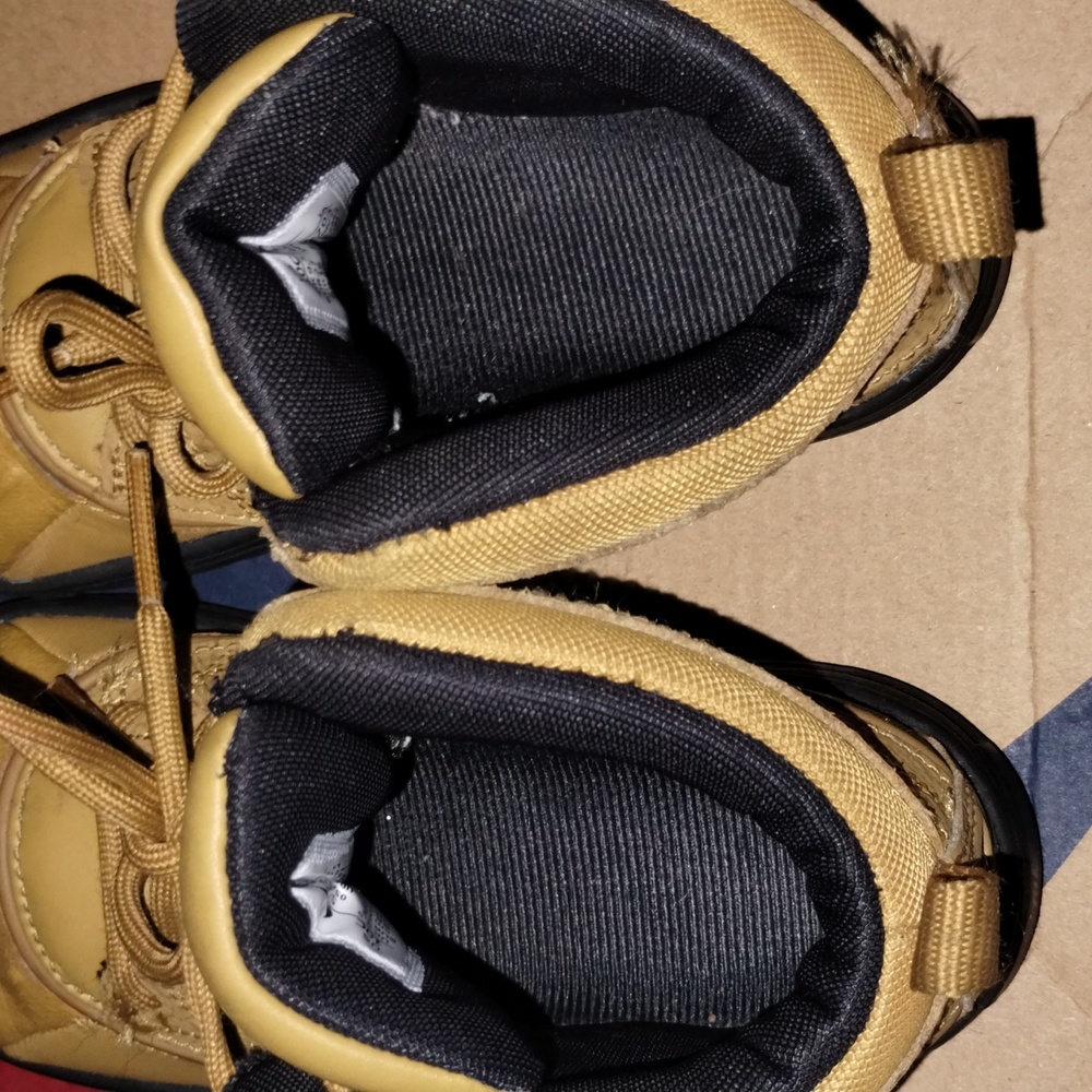 Shoes - Picture 8 of 8